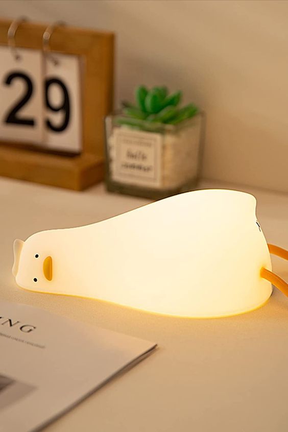 Lie Flat Duck Lamp